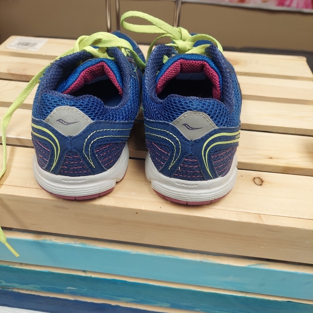 Women's Saucony Catalyst Sneaker Neon Yellow, Pink or Blue Little worn Size 8 - Picture 6 of 8